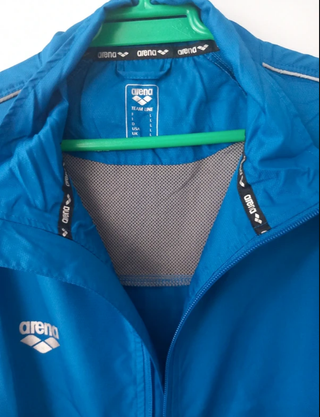 Chaqueta deportiva de mujer marca Arena