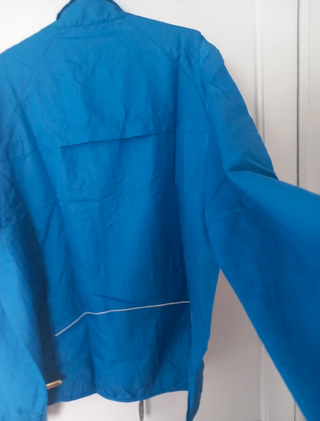 Chaqueta deportiva de mujer marca Arena