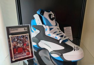 Reebok The Pump autografiada por Shaq