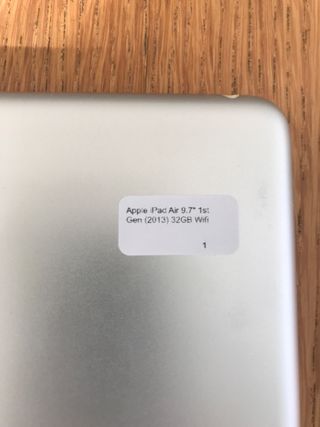 Apple iPad Air plateado. Primera generación.