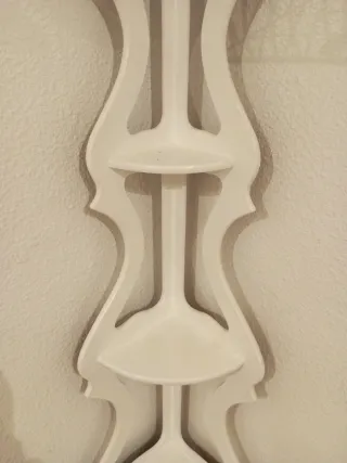 Estantería de esquina blanca