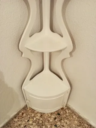 Estantería de esquina blanca