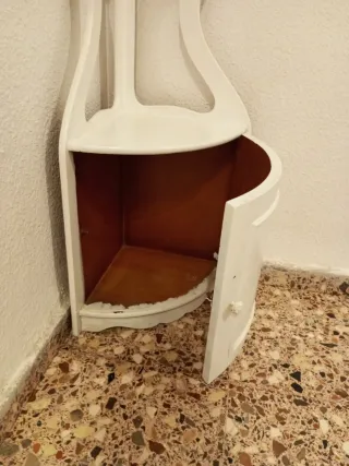 Estantería de esquina blanca