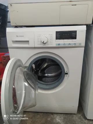 Lavadora Schneider Blanca