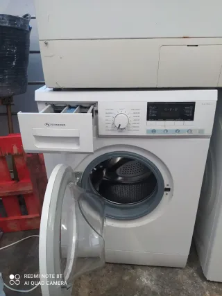 Lavadora Schneider Blanca