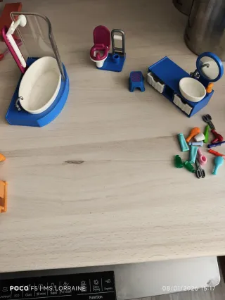 Casa de muñecas y accesorios