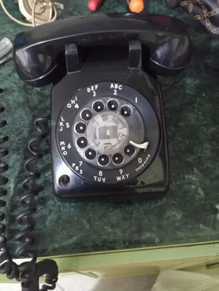 Telefono a disco nero vintage