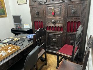 Conjunto despacho Castellano madera tallada,