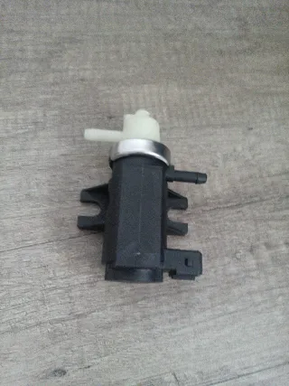 Válvula Solenoide 1J0906627A