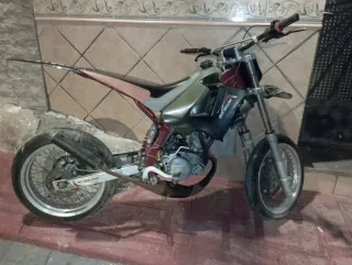 Moto circuito preparada sin documentación