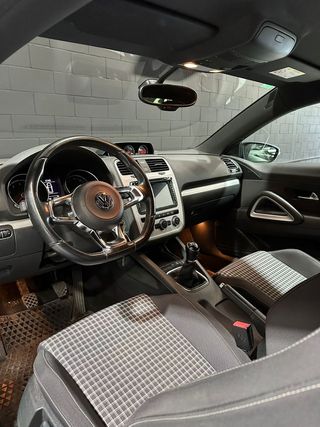 Volkswagen Scirocco 2.0 TSI 220CV R-Line BMT