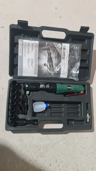 Carraca Neumática Parkside con Accesorios