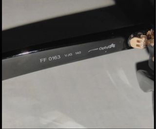 Occhiali da sole Fendi neri e oro. Modello FF0163.