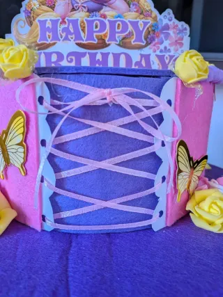 Torta scenografica Finta tema Rapunzel