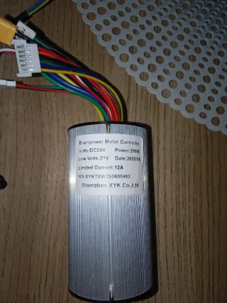 Mando y centralita patinete eléctrico