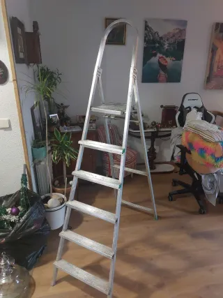 Escalera aluminio 6 peldaños