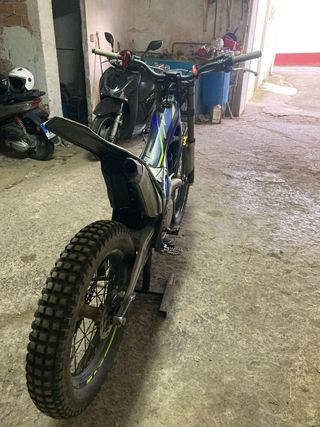 Moto de trial Matriculada