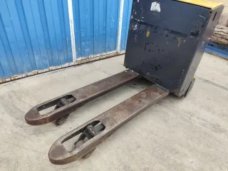 Transpaleta Eléctrica CAT