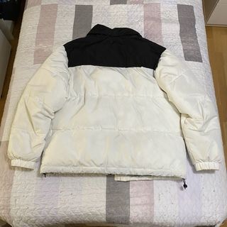 Plumífero Pull & Bear blanco y negro