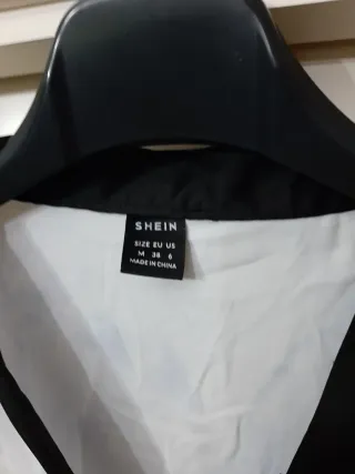 Camicetta SHEIN con fiocco e strass