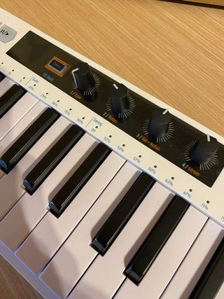 Arturia KeyStep 37 Teclado Controlador