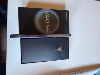 Vivo V40 SE Viola