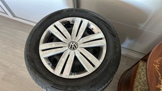 Neumáticos con llantas de hierro (4 unidades)