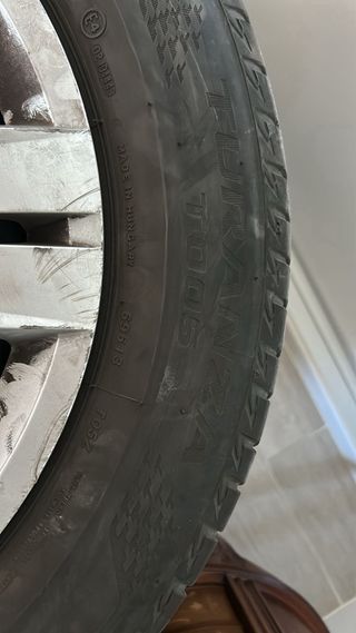 Neumáticos con llantas de hierro (4 unidades)
