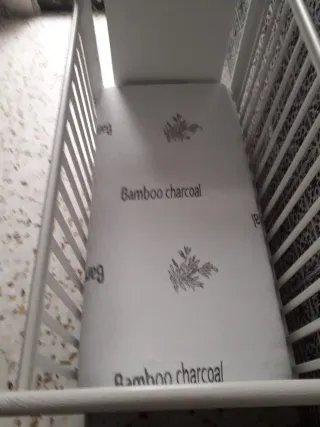 Cuna / cama de madera blanca