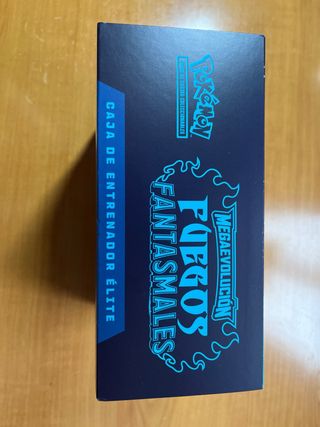 Pokémon TCG Fuegos Fantasmales – Accesorios ETB