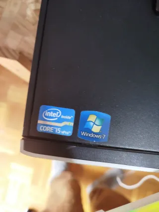 Ordenador HP con Monitor LG y Altavoces