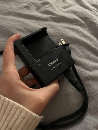 Canon EOS Rebel T2i Cámara Digital + Lente 18-55mm