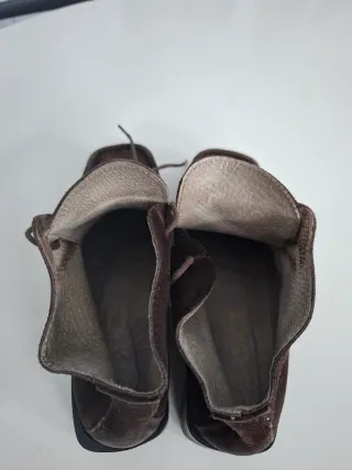 Botín mujer ante marrón