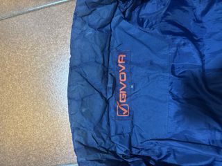 Chaqueta Givova azul y roja