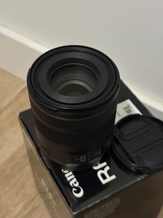 Objetivo Canon RF 85mm F2 Macro IS STM