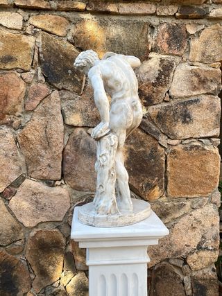 Fauno con Címbalos - Escultura Griega Antigua