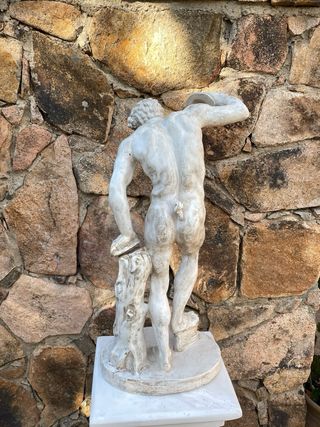 Fauno con Címbalos - Escultura Griega Antigua