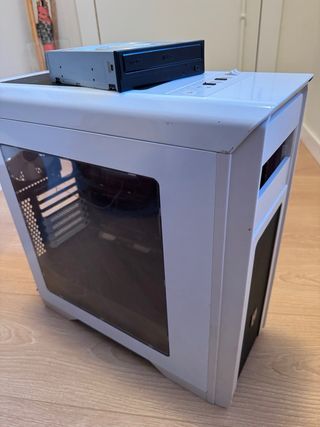 Torre PC NOX Hummer ZX Zero con disquetera DVD LG