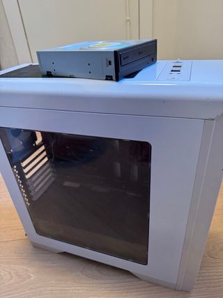 Torre PC NOX Hummer ZX Zero con disquetera DVD LG