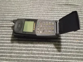 Teléfono Móvil Motorola International 8700