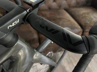 BERRIA BELADOR HYBRID ELITE APEX