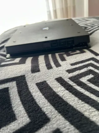 PS4 (PlayStation 4) Negra