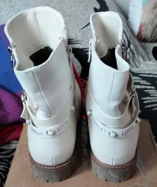 Botines blanco roto talla 40