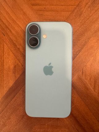 iPhone 16 azul