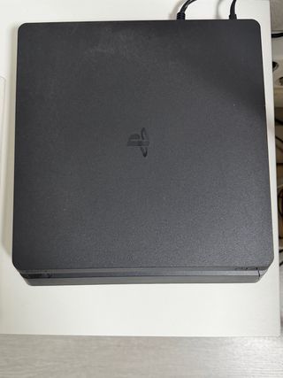 PS4 Slim 1TB Negra + Mando