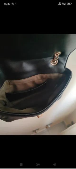 Bolso Parfois negro acolchado