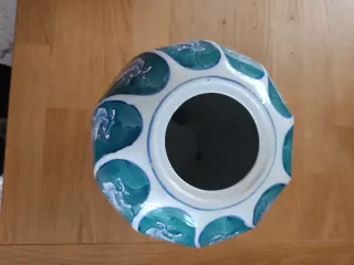 Tibor de porcelana verde y multicolor