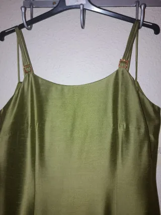 Vestido de fiesta verde oliva, restos de tienda