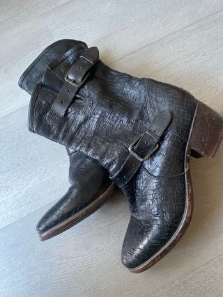Botas de piel auténtica negras de muy buena calida