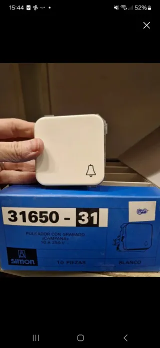 Pulsador Simon 31 Campana Grabada Blanco marfil